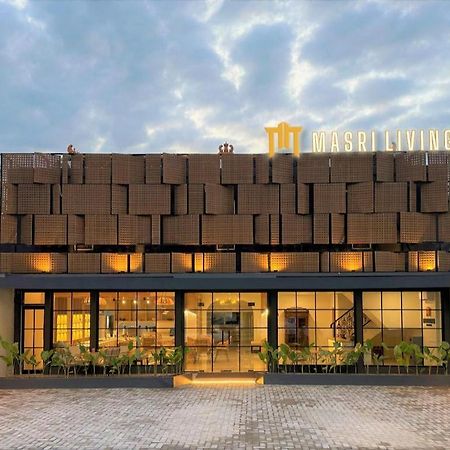 Отель Masri Living By Daphna International Джокьякарта Экстерьер фото