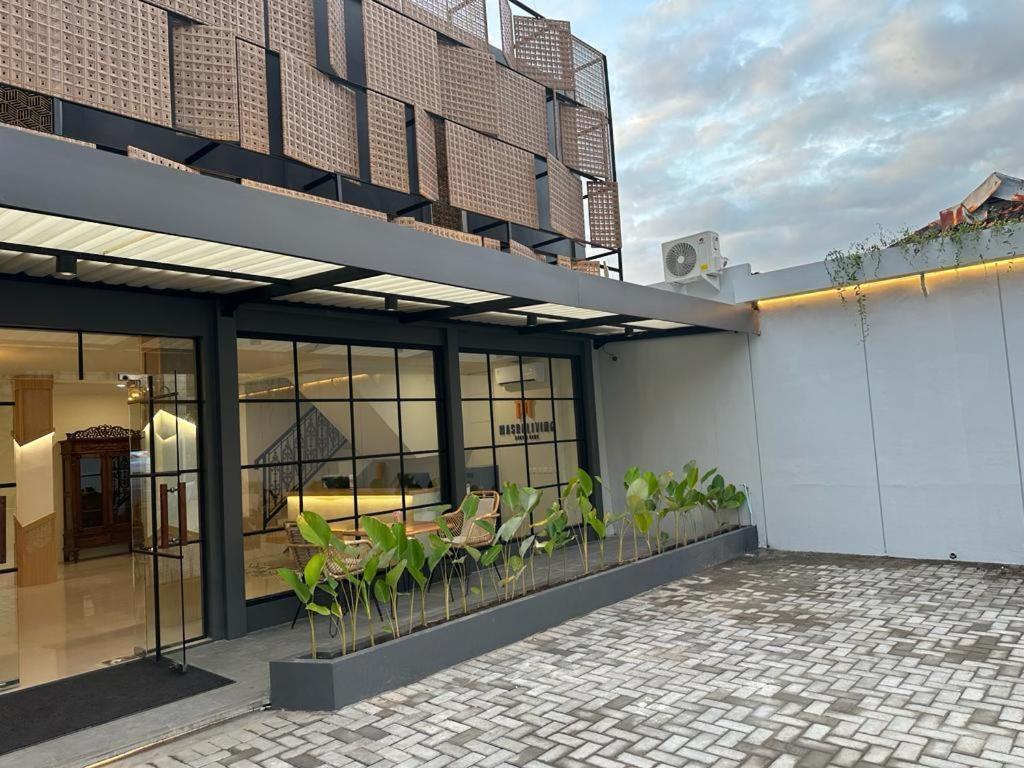 Отель Masri Living By Daphna International Джокьякарта Экстерьер фото